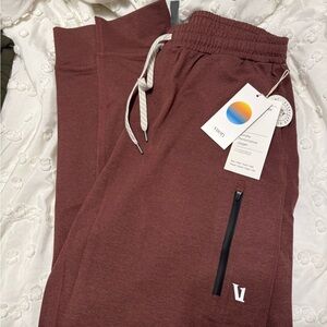 Vuori Men's Sunday performance jogger brand new